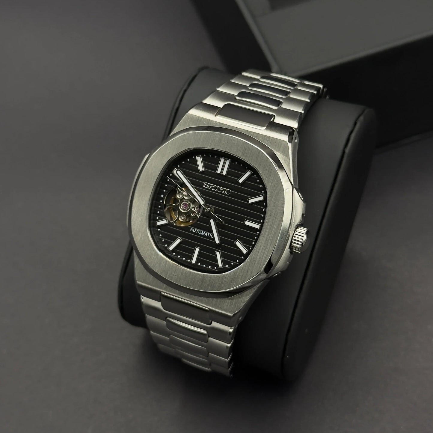 Nautiko Black open movement