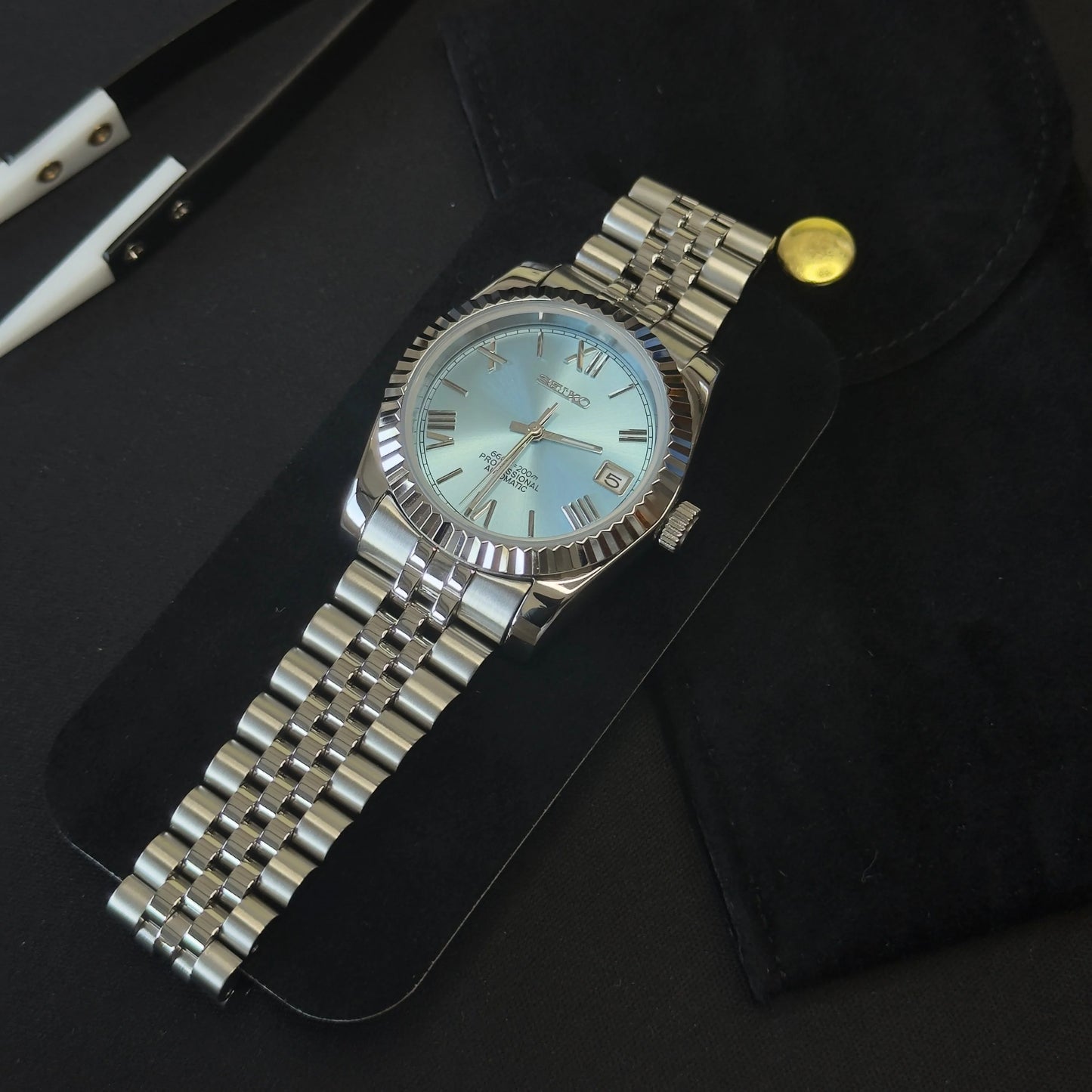 Just Ice Blue Roman
